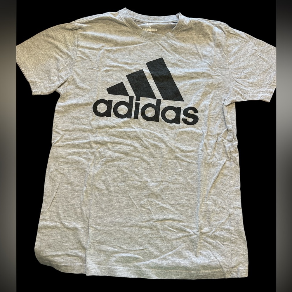 Men’s Adidas T-shirt size large